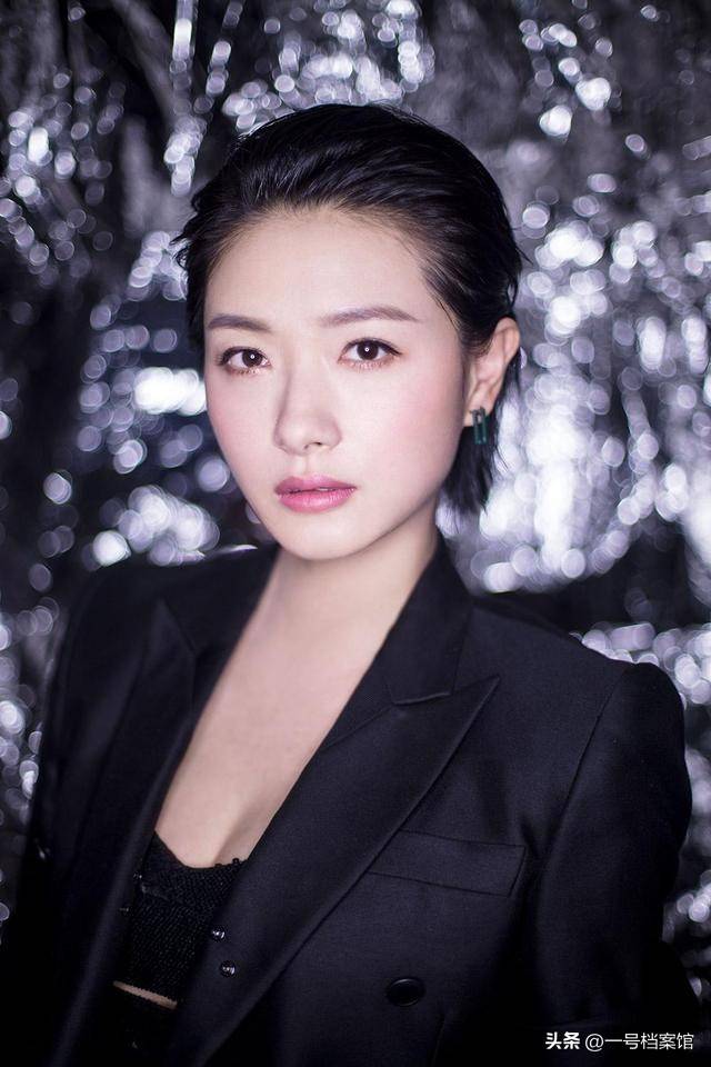 演而被雪藏的万茜43岁终凭实力走红开元棋牌都是漂亮惹的祸！七次拒绝导(图6)