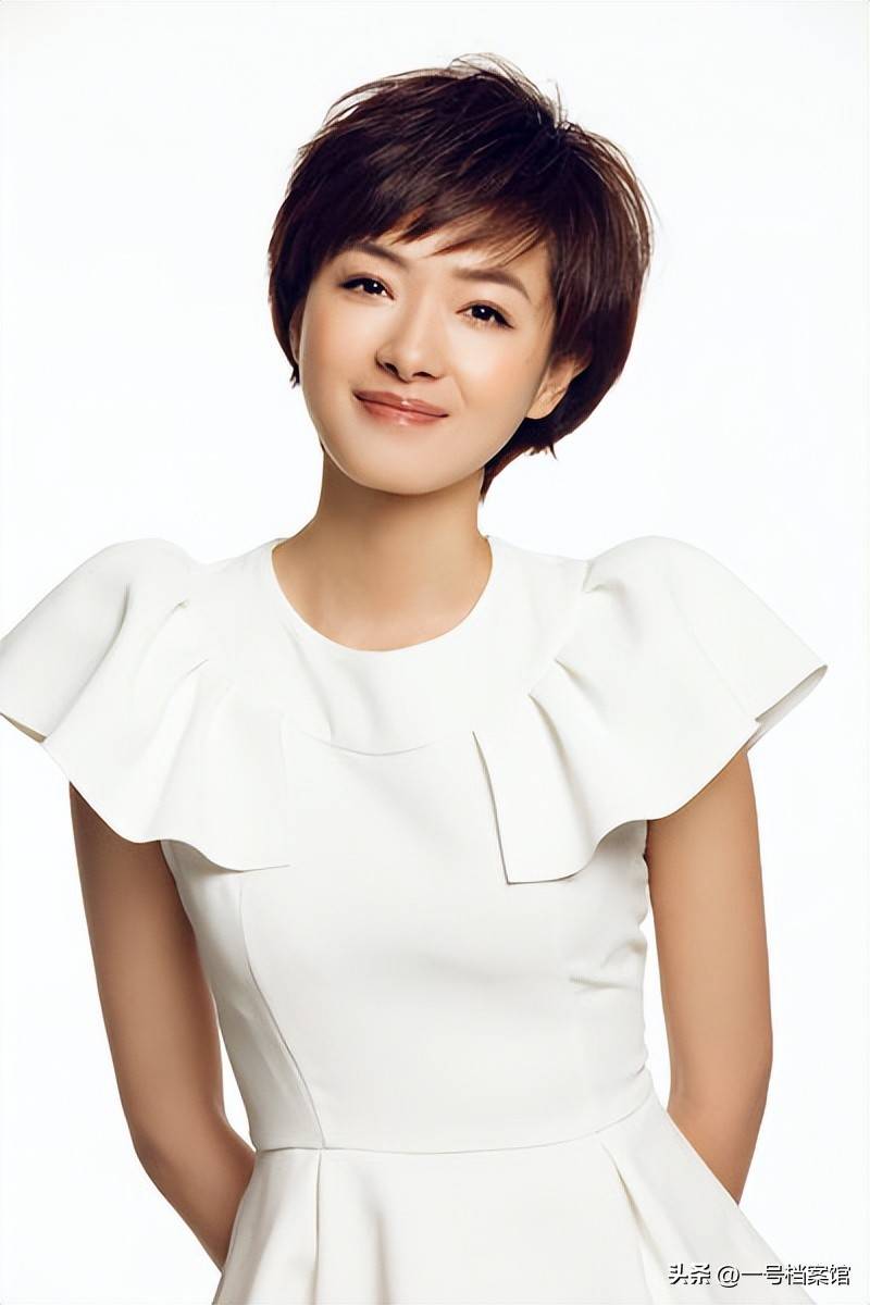 演而被雪藏的万茜43岁终凭实力走红开元棋牌都是漂亮惹的祸！七次拒绝导(图8)