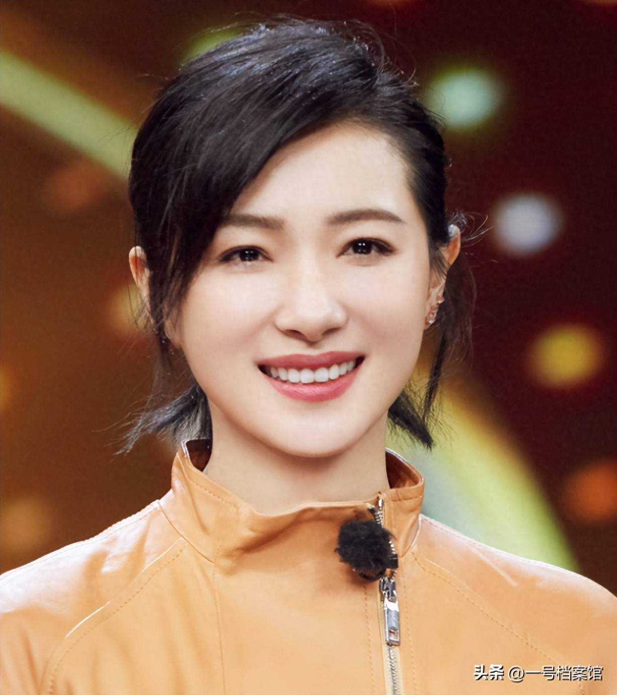 演而被雪藏的万茜43岁终凭实力走红开元棋牌都是漂亮惹的祸！七次拒绝导(图14)