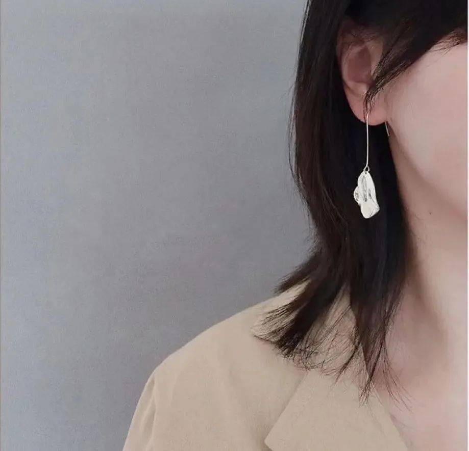 适?13副个性不对称耳饰ky开元棋牌耳饰怎么选合(图6) 适?13副个性不对称耳饰ky开元棋牌耳饰怎么选合(图6)