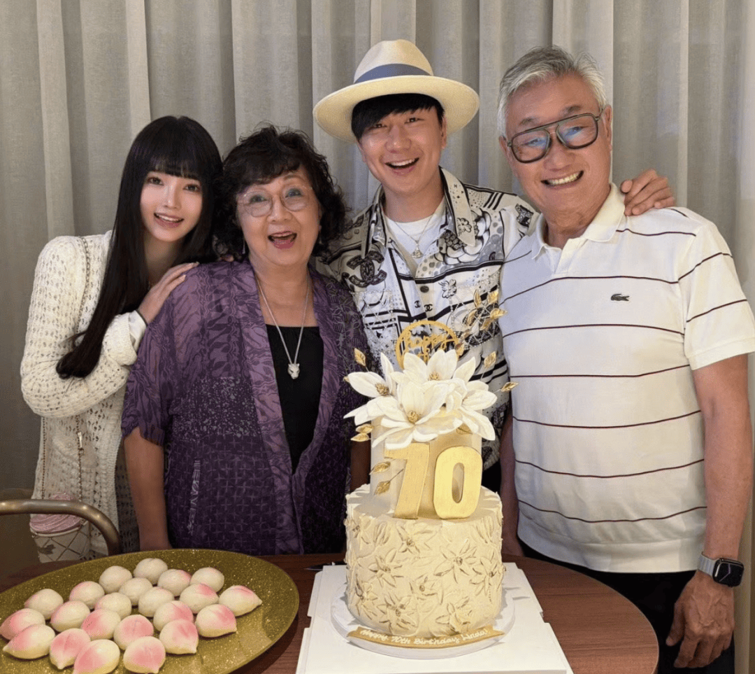 女友戴200万项链背20万包包引猜测？开元棋牌app林俊杰与小21岁网红官宣(图3)