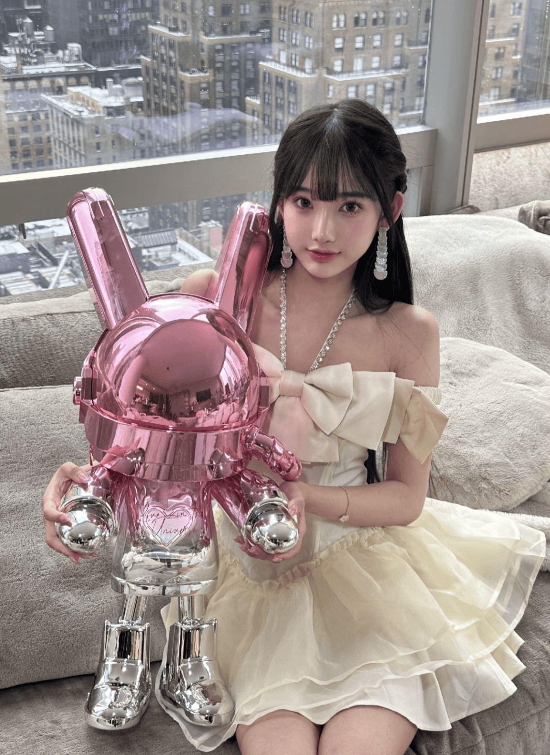 女友戴200万项链背20万包包引猜测？开元棋牌app林俊杰与小21岁网红官宣(图10)